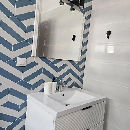 Onix Penthouse 18, Premium Parking Apartment